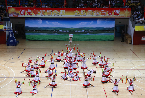 第二名:经济与管理学院代表队