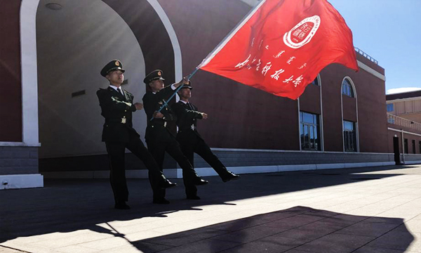 beat365在线唯一官网国旗护卫队进行队列展示